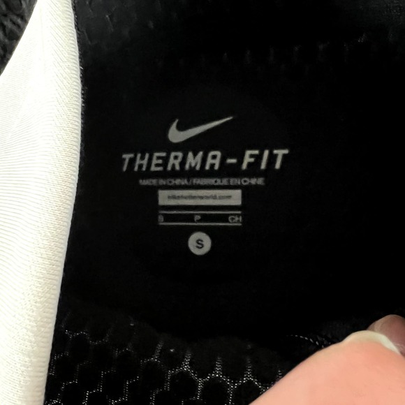 womens small white nike therma fit vest - Picture 4 of 4